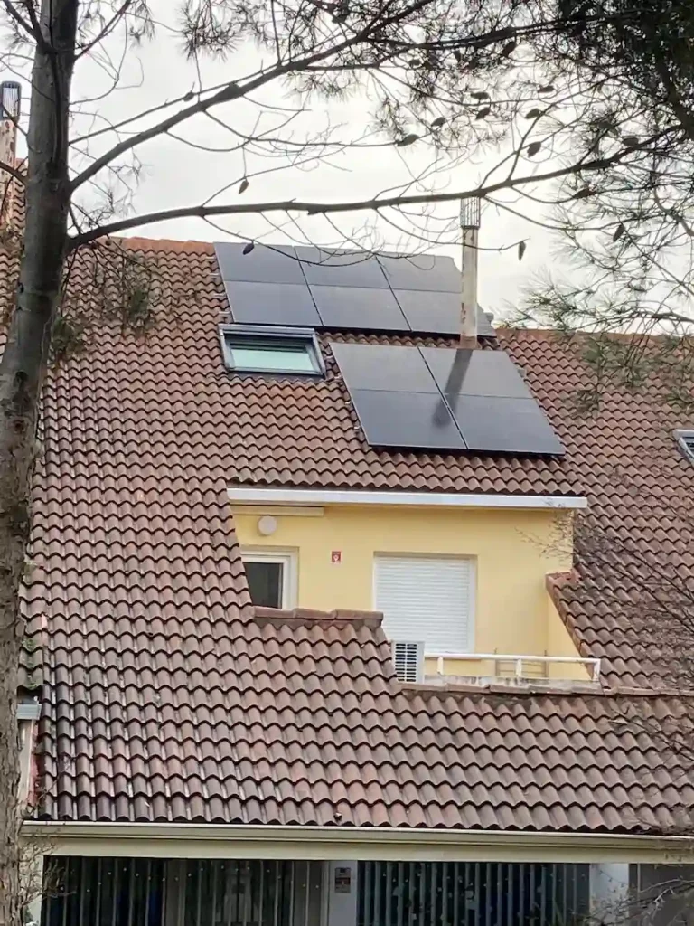 Instalación de placas solares fotovoltaicas